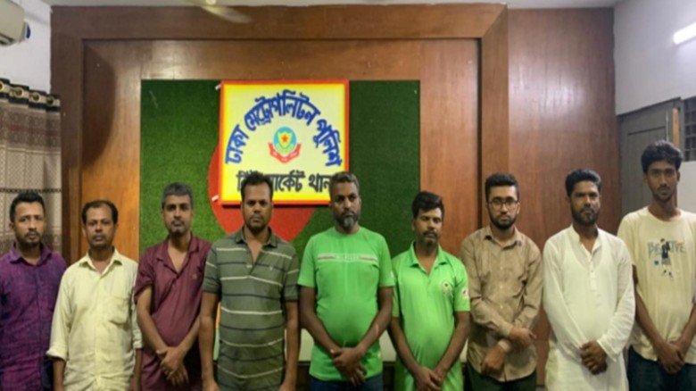 রাজধানীর নিউমার্কেট ও পল্লবী এলাকায় পুলিশের বিশেষ অভিযান, গ্